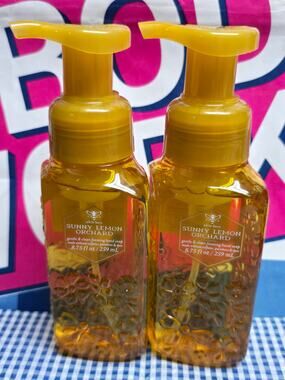 BBW Sunny Lemon Orchard Gentle & Clean Foaming Hand Soap Orange Flower Holder